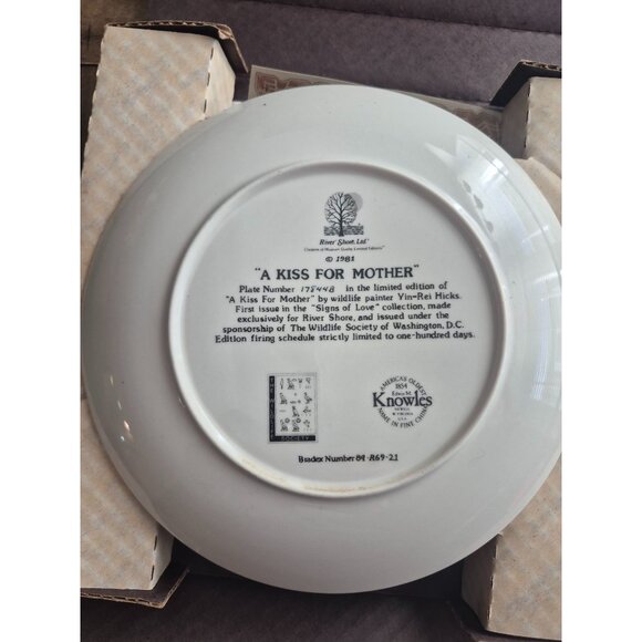 Limited Edition Knowles "A Kiss For Mother" Collectors Plate By Yin-Rei Hicks - Picture 3 of 3